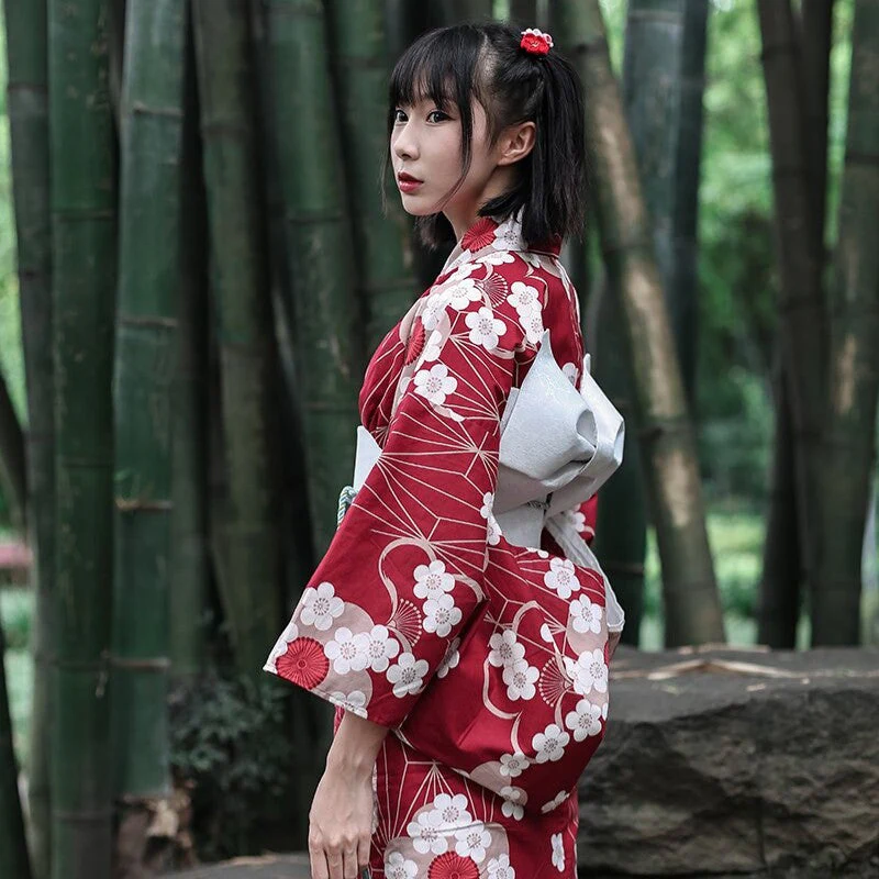 Flowered Japanese Kimono for Women 'Showa-Shinzan' - Image 3