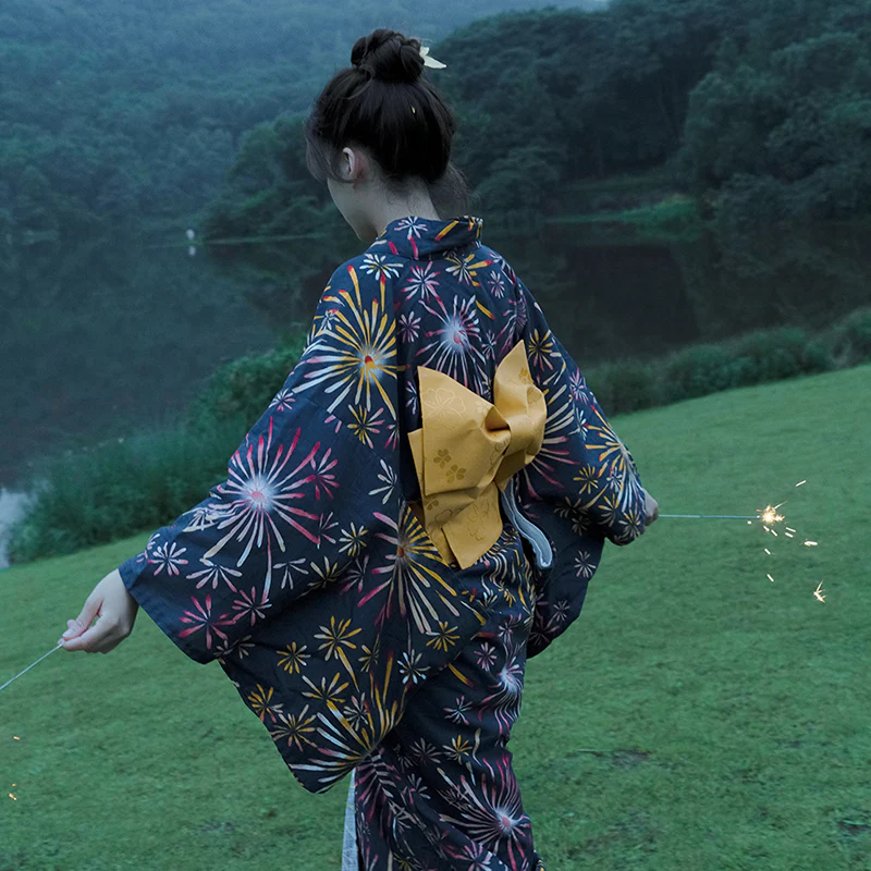 Japanese Women Kimono - Image 2