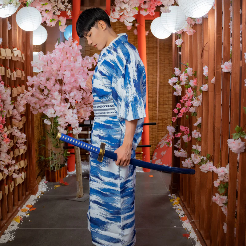 Traditional Japanese Men's Kimono - Image 2