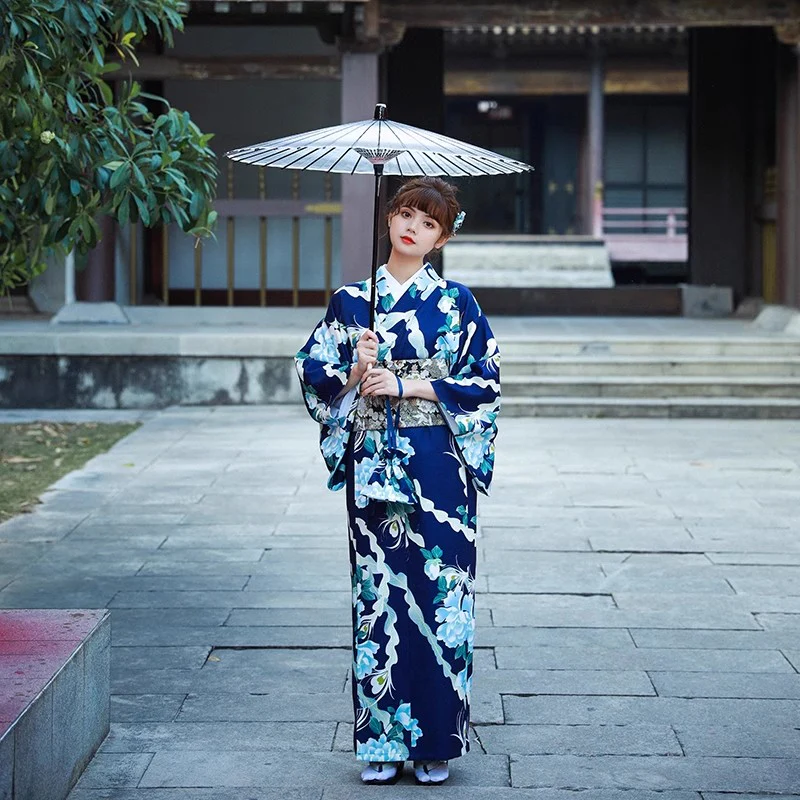 Traditional Japanese Women Kimono - Image 4