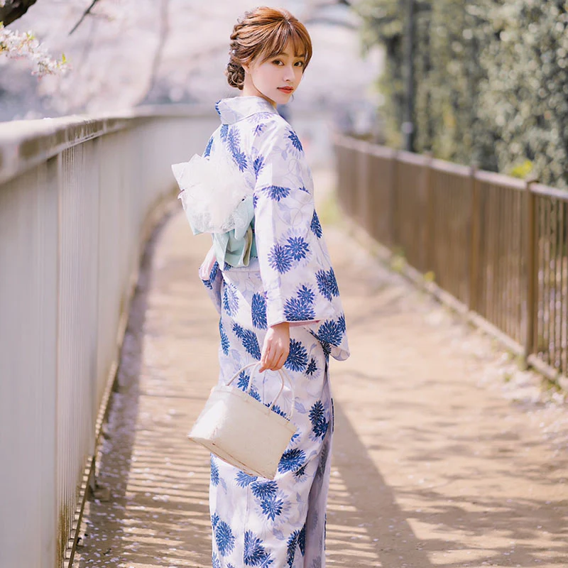 Traditional Women Japanese Kimono - Image 2