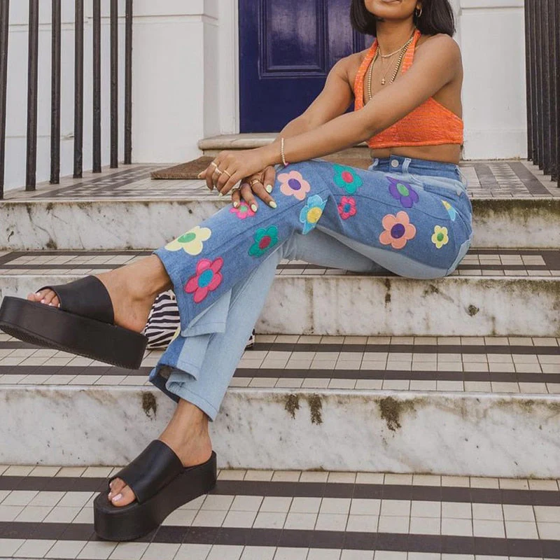Women Multicolored Flower Jeans 'Higashiosaka' - Image 4