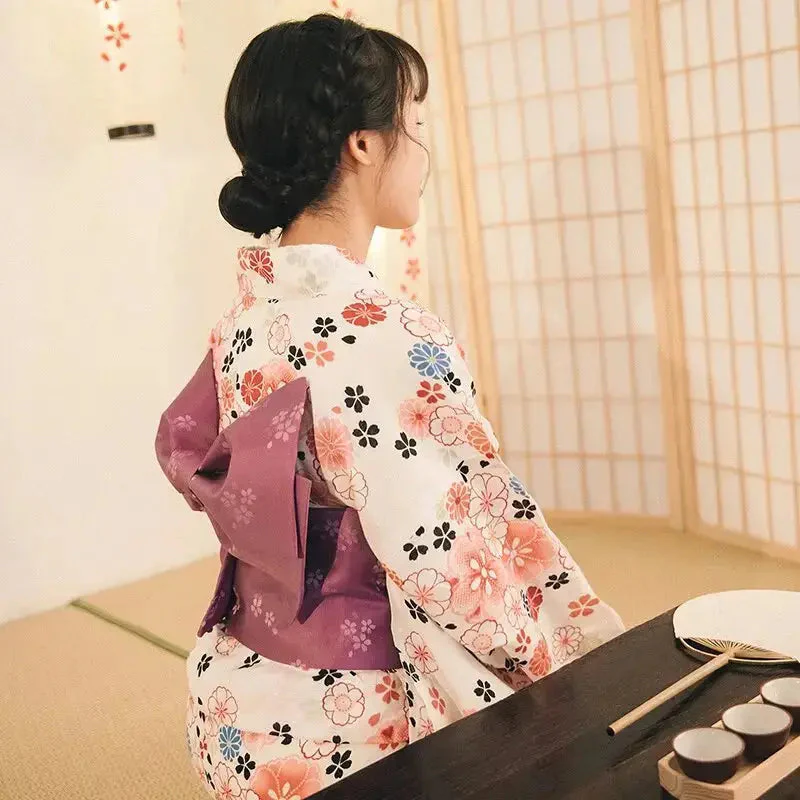 Women's Traditional Japanese Kimono 'Akanagi' - Image 2
