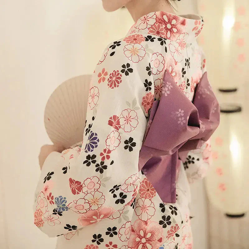 Women's Traditional Japanese Kimono 'Akanagi' - Image 4